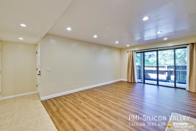 Foto del edificio - New Paint, New Floor and a Whole Lot More...