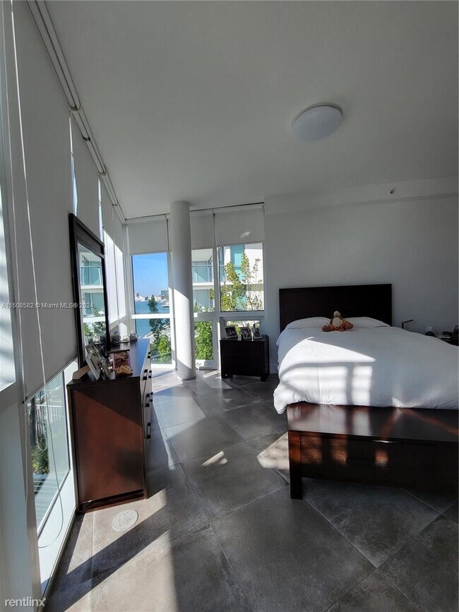 Foto del edificio - 3 br, 2 bath House - 6580 Indian Creek Dr ...