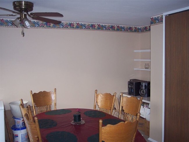 Foto del edificio - 4112 Stillwell Ave