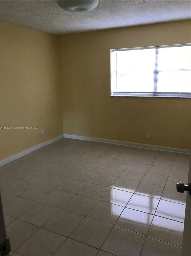 Foto del edificio - 4527 Treehouse Ln