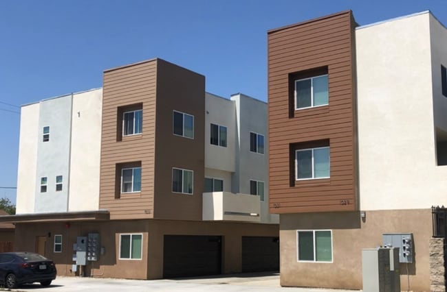 Photo - 1033 S Montebello Blvd Townhome