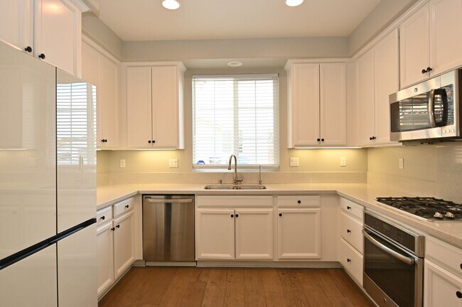 Foto del edificio - Stylish, Contemporary Campbell 4/2 home with Patio & Attached Garage