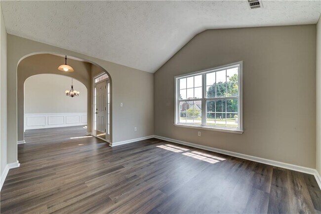 Building Photo - 1670 Berrywood Way