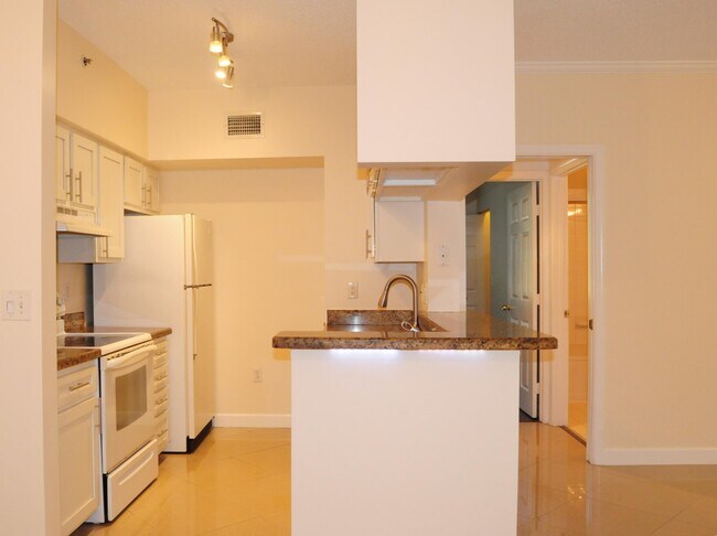 Foto del edificio - 11685 W Atlantic Blvd