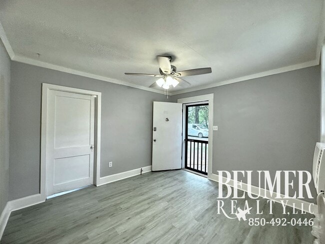 Building Photo - Updated 1 bed/1 bath Cottage for Rent