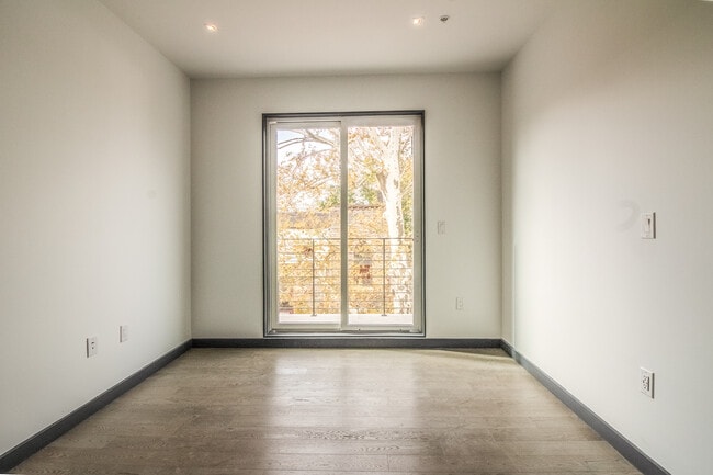 Building Photo - 441 N 35th St