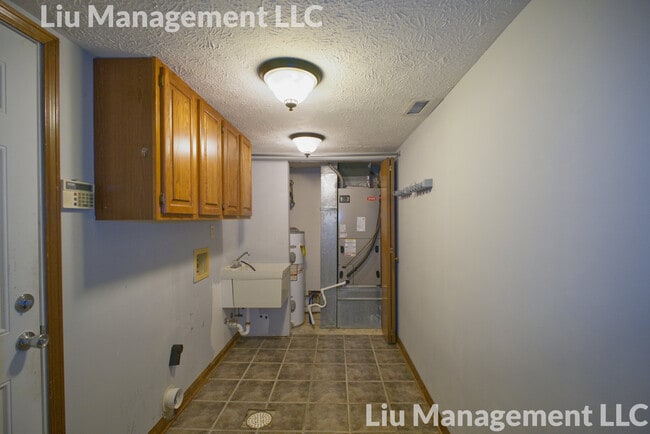 Building Photo - 6010 Petersburg Pky