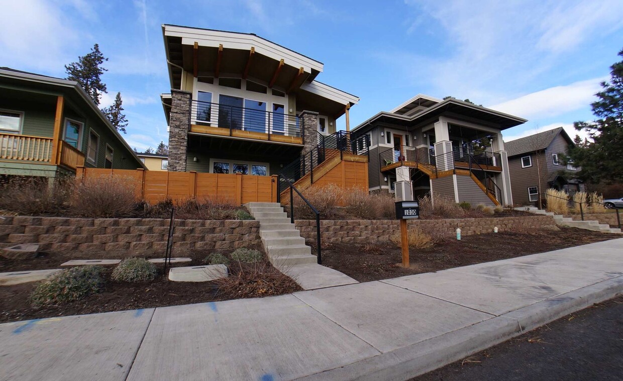 Primary Photo - Gorgeous Modern Westside Home on Portland ...