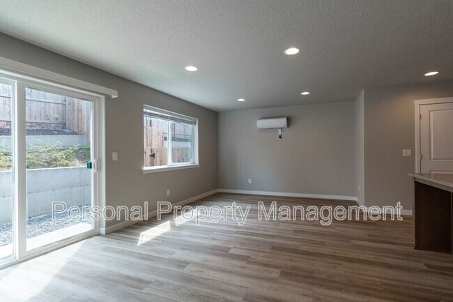 Foto del edificio - 4803 NE 37th Ct