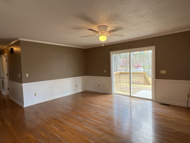 Building Photo - 1235 Taw Caw FOR RENT!!