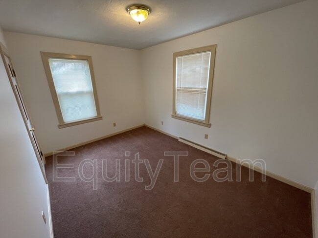 Building Photo - 10443 Burlington Rd