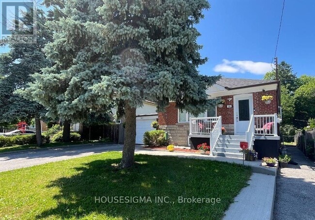 Building Photo - 98 Flora Dr
