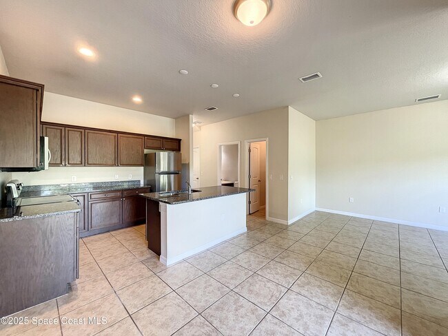 Foto del edificio - 3748 Chambers Ln