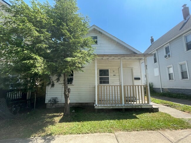 Building Photo - 311 E 3rd St