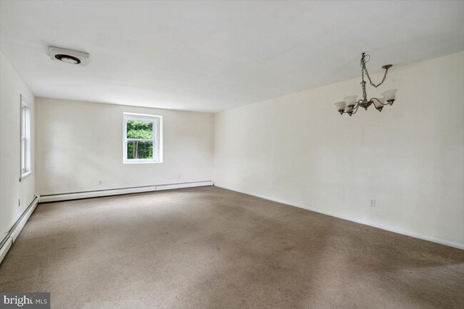 Building Photo - 994 Pottstown Pike