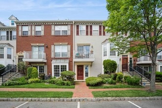 Building Photo - 16 Cypress St