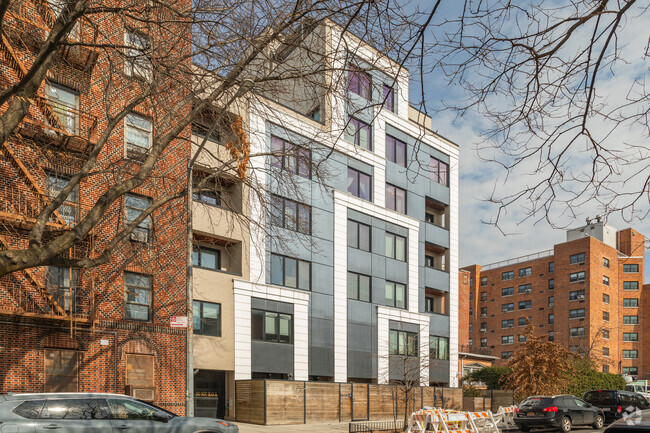 Building Photo - 707 Willoughby Ave