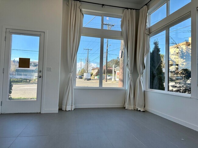 Building Photo - 2 Weeks Free! Spacious 3BR Home with Terri...