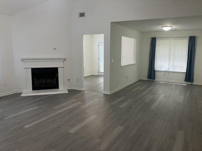 Building Photo - 10246 Deep Creek Pl