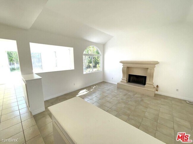 Building Photo - 3 br, 3 bath House - 3100 E Sierra Madre Blvd
