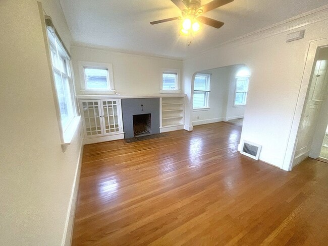 Photo - Eliot neighborhood House: 2 bedroom, large basement, hardwood floors, laundry units & fireplace