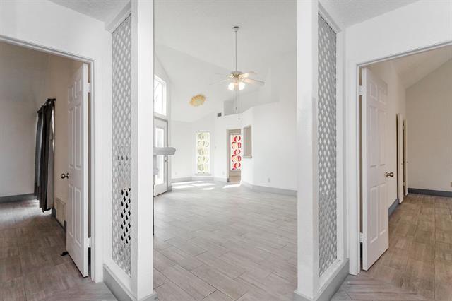 Foto del edificio - 4124 Hollow Oak Dr