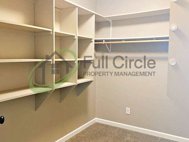 Foto del edificio - 2813 S Inglewood Rd