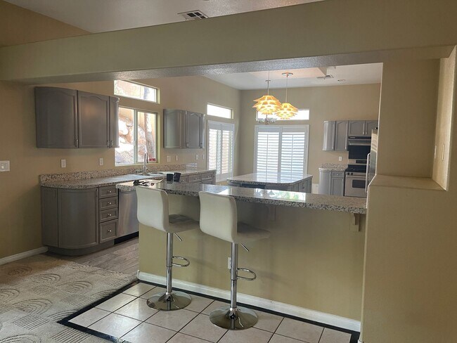 Foto del edificio - 5 BDR/ 4.5 BTH, Triple Master Home includi...