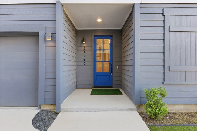 Foto del edificio - 2204 Lou Ellen Ln