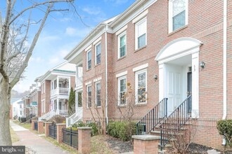 Building Photo - 53 Malsbury St