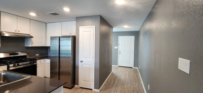 Foto del edificio - 4-bed, 2-bath gem in Hidden Trails- Bulverde TX- 4/2/2-6013 Companion Loop