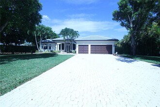 Building Photo - 16310 Paddock Ln