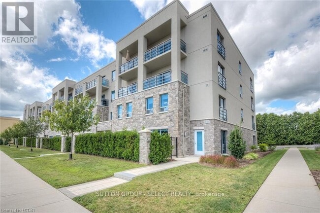 Building Photo - 320-320 Sugarcreek Trail