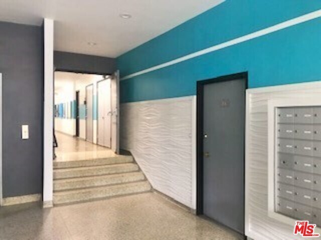 Foto del edificio - 7045 Hawthorn Ave