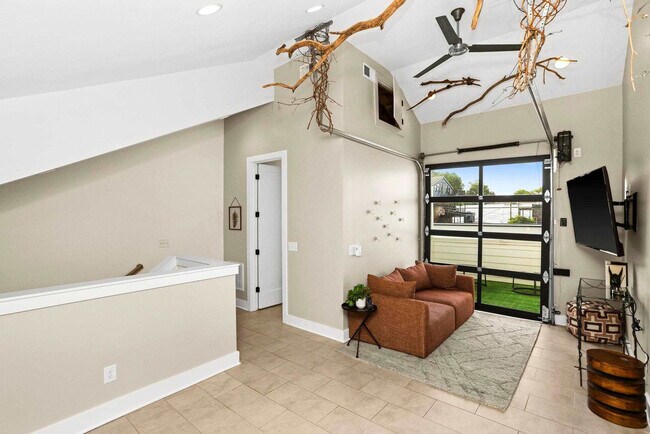 Foto del edificio - 776 E Argyle Ave