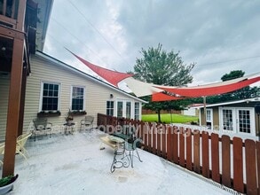 Building Photo - 16 Pioneer Ln