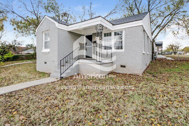 Foto del edificio - 2017 Miramar Blvd