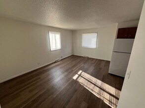 Building Photo - 1308 Court St