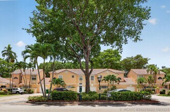 Building Photo - 11451 Lakeview Dr