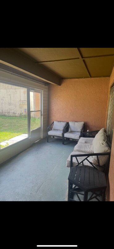 Foto del edificio - 1370-1376 6 Iron Dr