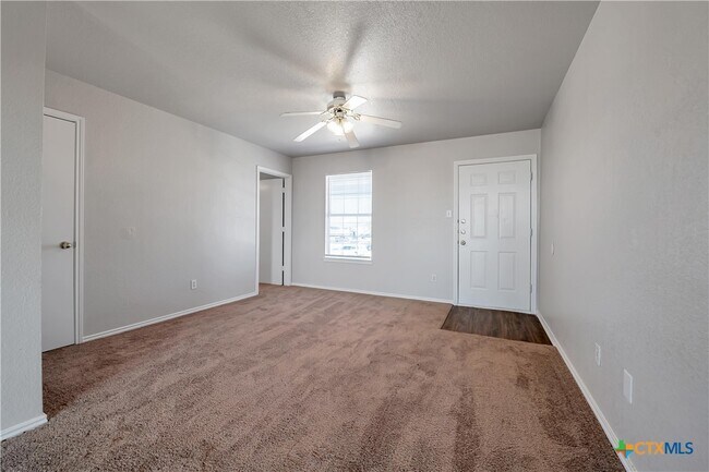 Foto del edificio - 5808 Greengate Dr