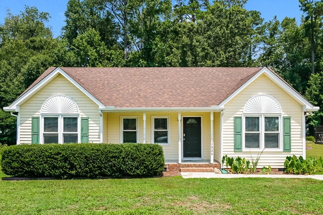 Building Photo - 1024 Holly Pointe Dr