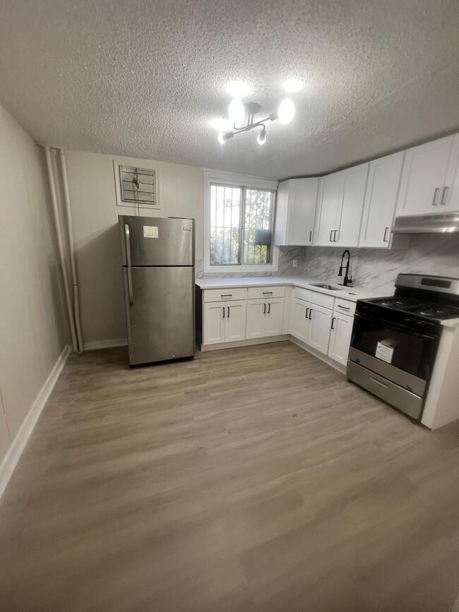 Foto del edificio - 267 W Runyon St