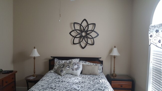 Building Photo - Beautifully furnished 1 bed condo in Myrtlewood community