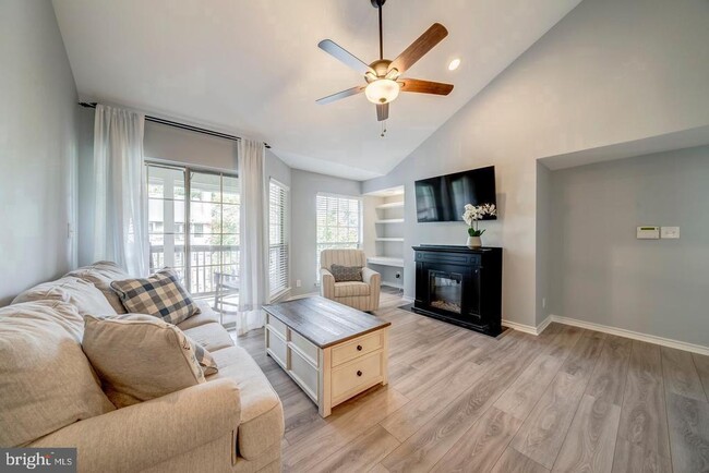 Building Photo - 3920 Penderview Dr