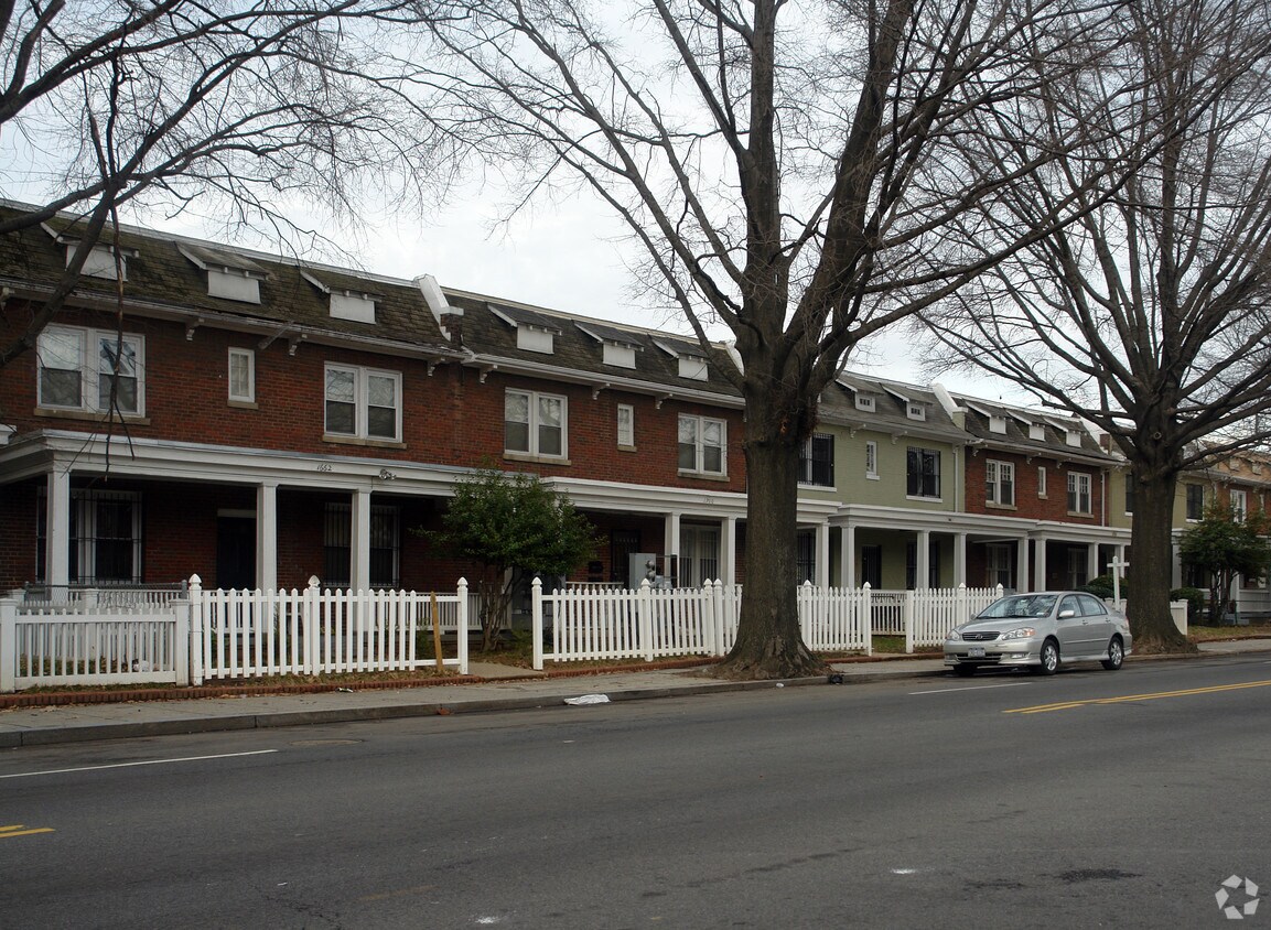 Building Photo - 1700 West Virginia Ave NE
