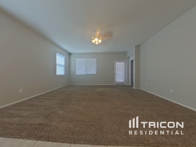 Building Photo - 31043 W Mitchell Dr