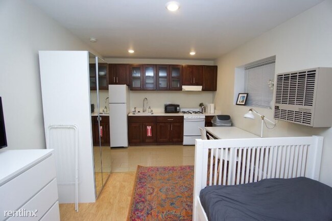 Building Photo - 1 br, 1 bath Apartment - 2636 Warring St.