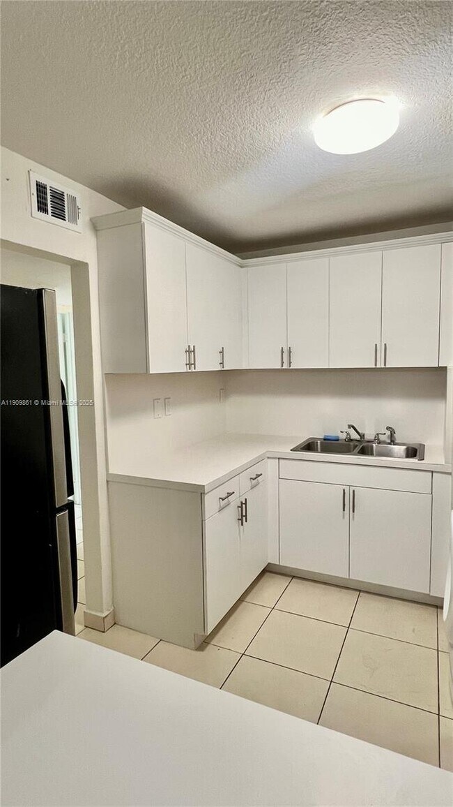 Foto del edificio - 13700 SW 62nd St