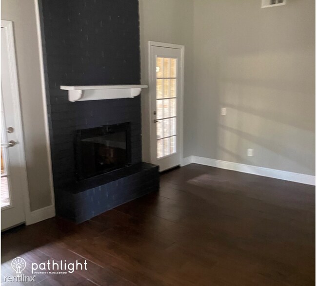 Foto del edificio - 3 br, 2 bath House - 4418 Hickory Grove Dr...